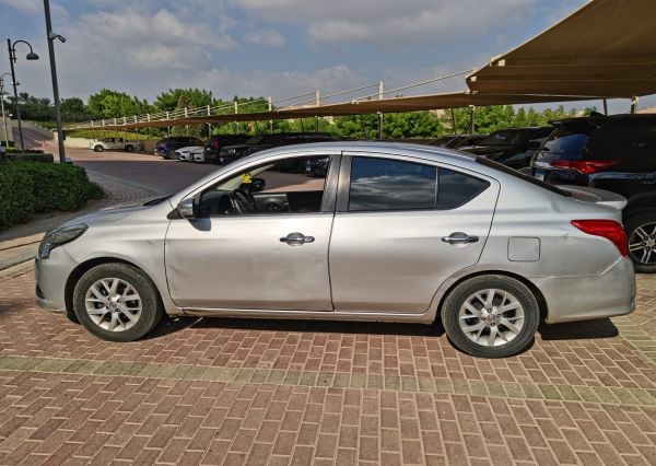 Nissan Sunny 2022