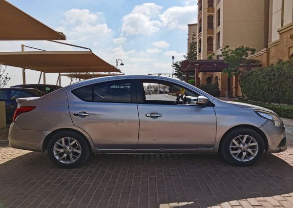 Nissan Sunny 2022