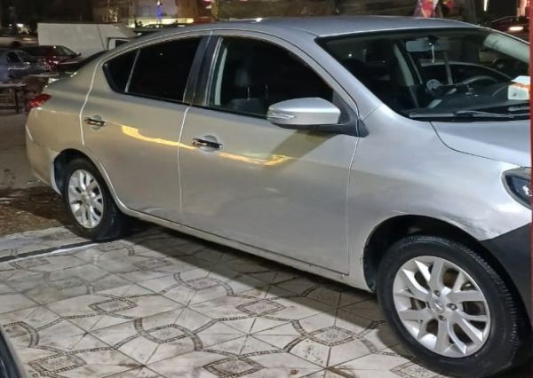 Nissan Sunny 2022