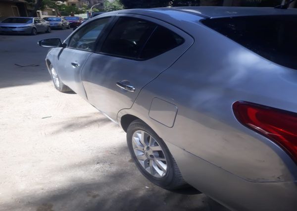Nissan Sunny 2022