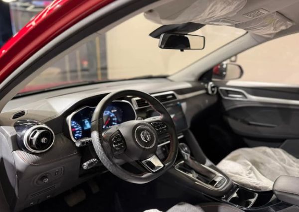MG ZS 2025