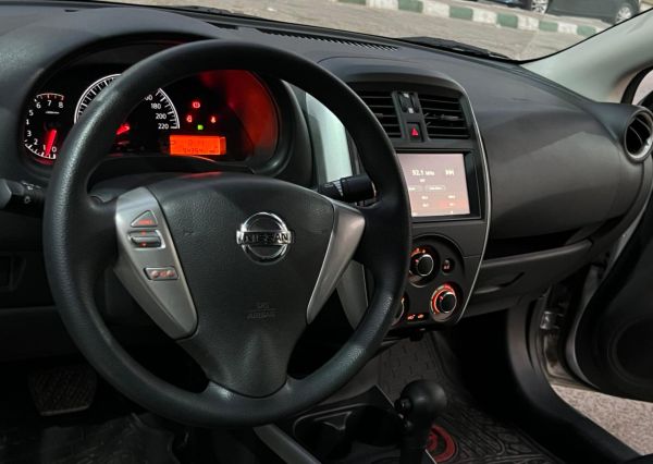 Nissan Sunny 2023