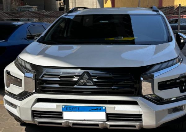 ميتسوبيشي اكسباندر كروس 2024