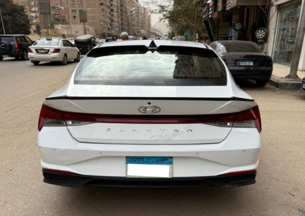 Hyundai Elantra 2022
