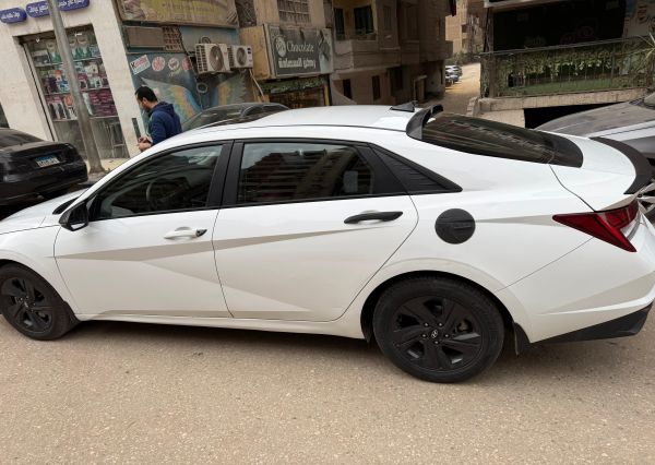 Hyundai Elantra 2022