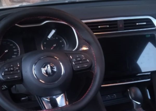 MG ZS 2025