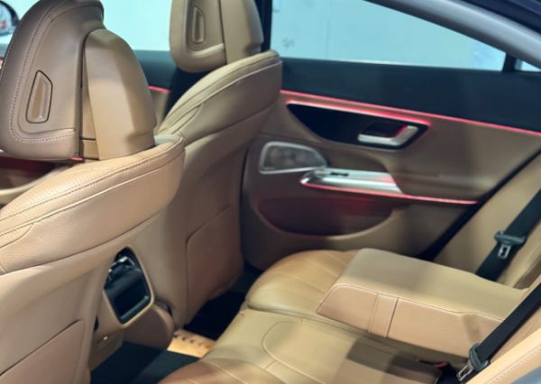 Mercedes E 200 2025